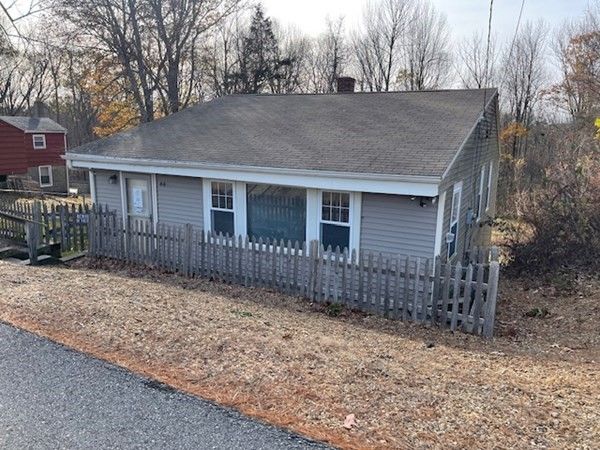 442 Henshaw St, Leicester, MA 01524