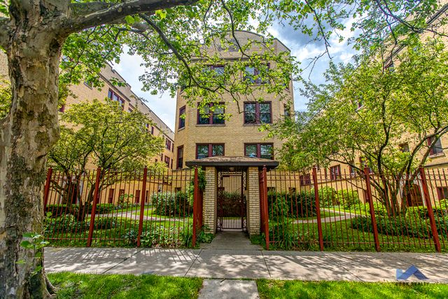 5464-76 S  Harper Ave #5466-3B, Chicago, IL 60615