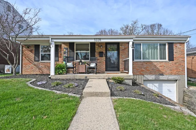 3228 Deborah Ln, Cincinnati, OH 45239