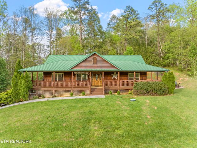 3355 Clear Valley Dr, Sevierville, TN 37862