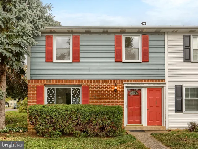 5400 Oxford Dr, Mechanicsburg, PA 17055