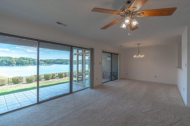 845 Gangplank Rd #203, Moneta, VA 24121