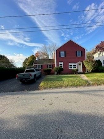 135 Grove Ave, Somerset, MA 02726