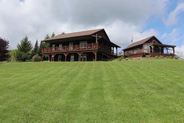 7207 Kettlebail Rd, Tully, NY 13159