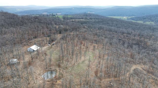 553 Madison St #6615, Huntsville, AR 72740