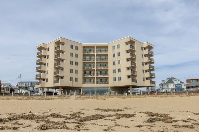 1 Cleaves Street UNIT 307, Old Orchard Beach, ME 04064
