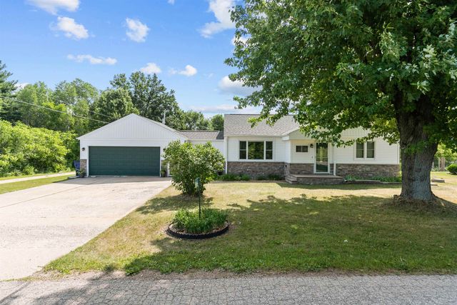 N2742 Givens Rd, Hortonville, WI 54944