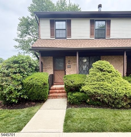 125 Riva Dr, Hackettstown, NJ 07840