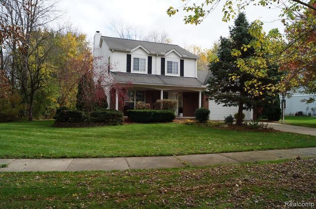 1399 Glenview Dr, Waterford, MI 48327