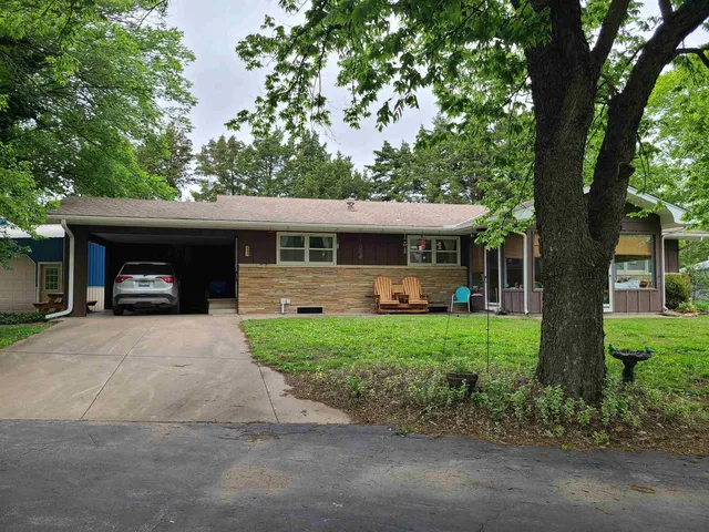 509 N  Greenwood Ave, Severy, KS 67137