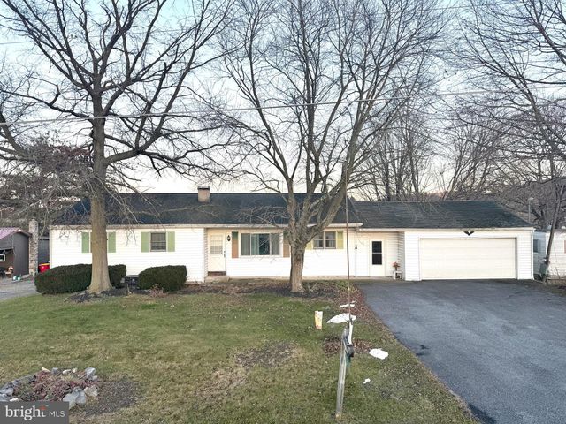 33 Leeds Rd, Newville, PA 17241
