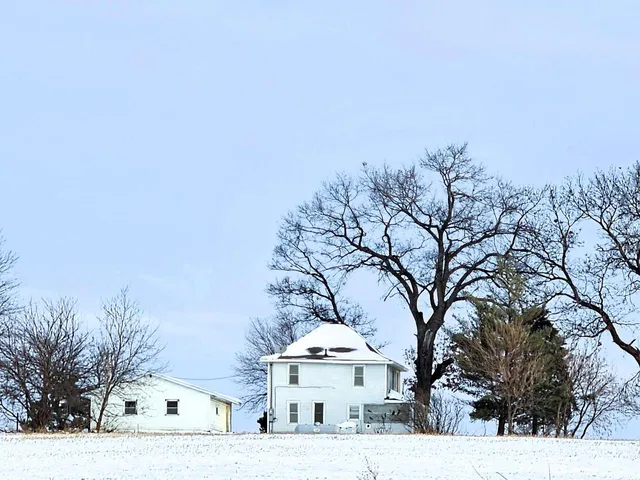 E2127 County Road UU, De Soto, WI 54624