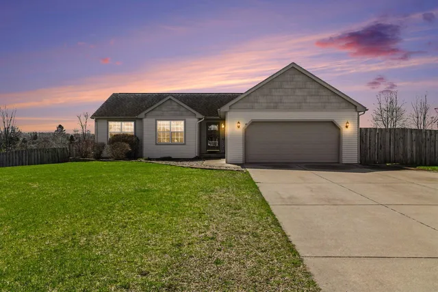 11738 Ambling Ave, Galesburg, MI 49053