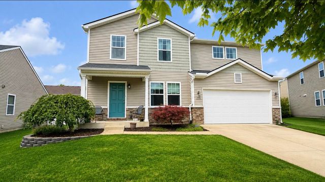 8402 Walnut Hl, Dexter, MI 48130