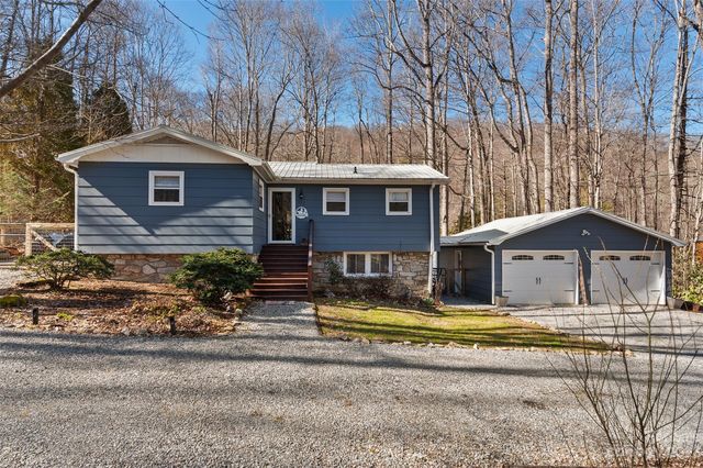 322 Spring Lake Rd, Maggie Valley, NC 28751