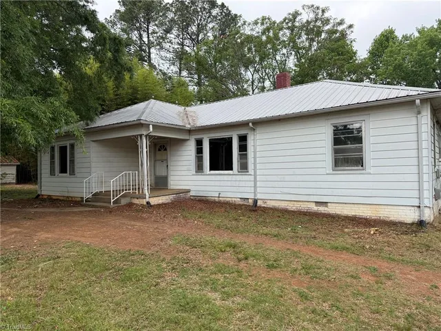 8884 Woods Dairy Rd, Denton, NC 27239