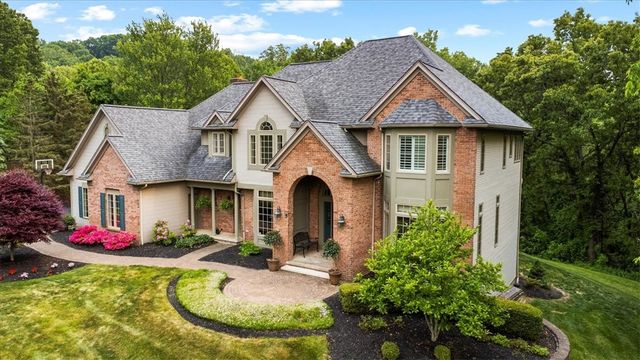 5 Lands End Rise, Pittsford, NY 14534