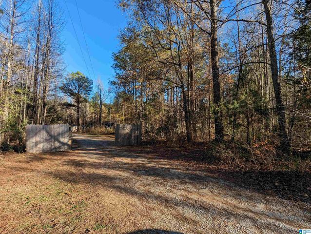 1707 Egg And Butter Rd, Columbiana, AL 35051