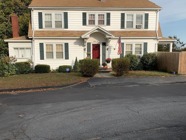 89 Elizabeth St, Fitchburg, MA 01420