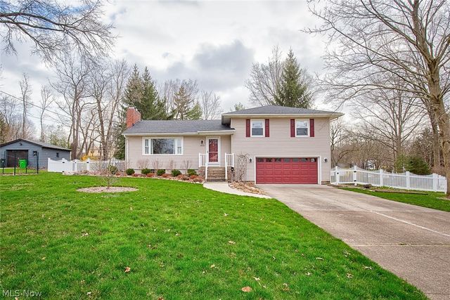 3113 Mayfield Rd, Silver Lake, OH 44224