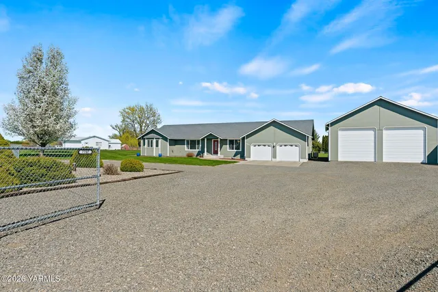 7707 Emma Ln, Yakima, WA 98903