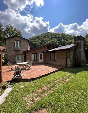 68 Pauley Holw, Forest Hills, KY 41527