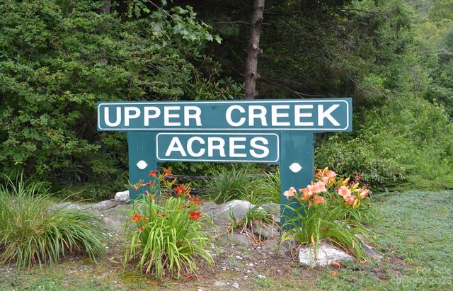 6323 Upper Creek Dr, Newland, NC 28657