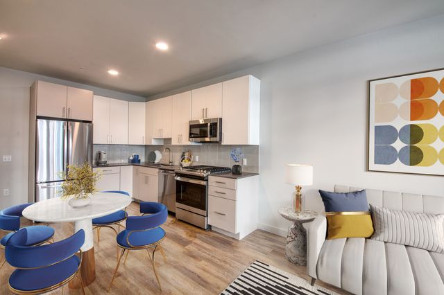 L’Appartement AMERICANA N/S Fooded P/O 328 West 83rd Street #3A in Upper West Side, Manhattan