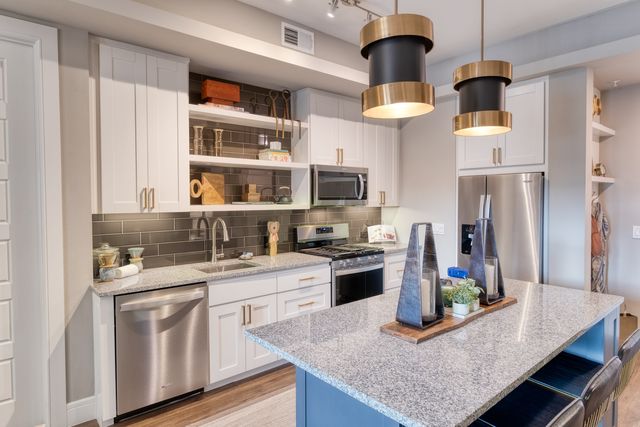 2727 E  Camelback Rd #404, Phoenix, AZ 85016