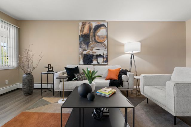 7449 Imperial Dr N #38047e53f, Minneapolis, MN 55443