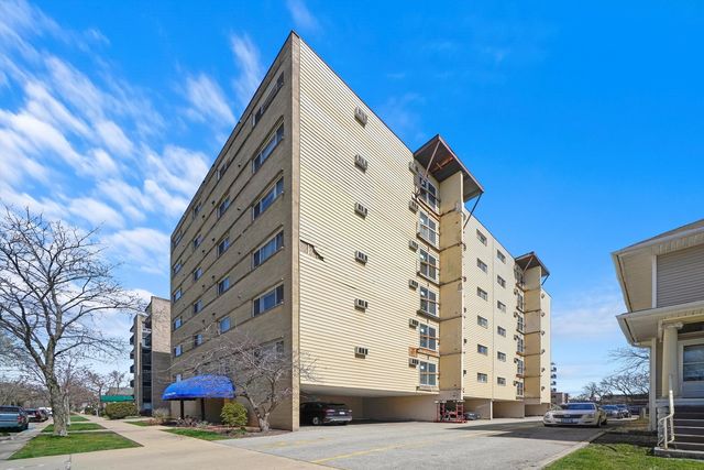 314 Lathrop Ave #402, Forest Park, IL 60130