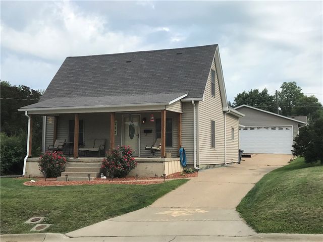 713 W  Jefferson St, Knoxville, IA 50138