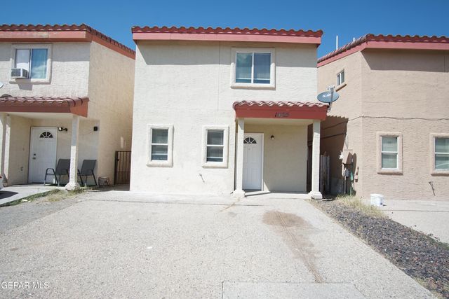 11025 Sunshine Ct, El Paso, TX 79936
