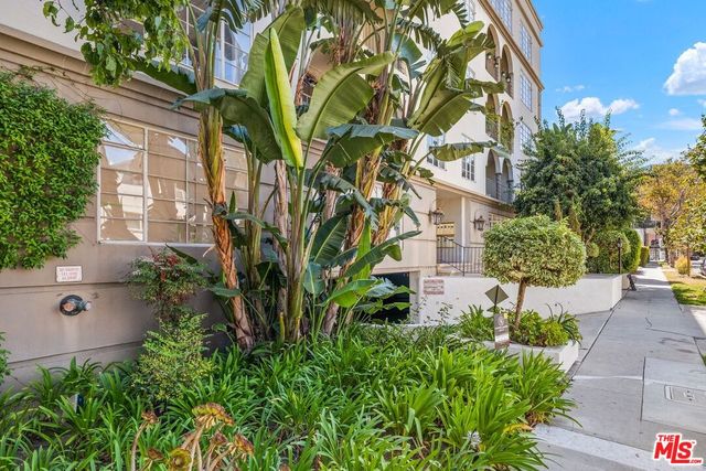 434 S  Canon Dr #201, Beverly Hills, CA 90212