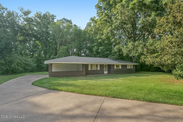 2357 Tiffintown Rd, Vicksburg, MS 39183