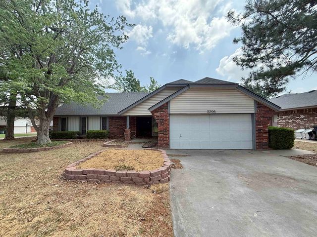 3206 Robin Ridge Rd, Woodward, OK 73801
