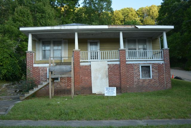 837 Kentucky Ave SW, Norton, VA 24273