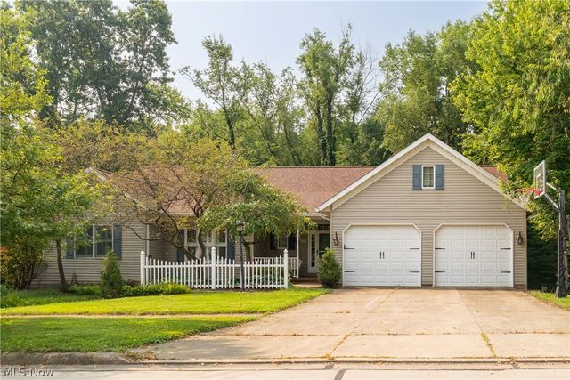 1611 Wildwood Dr, Wooster, OH 44691