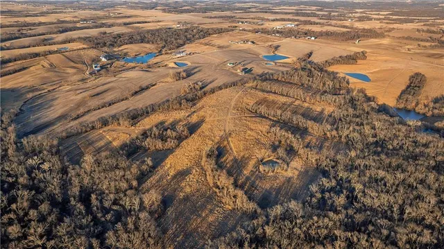 C 426th Hwy, Spickard, MO 64679
