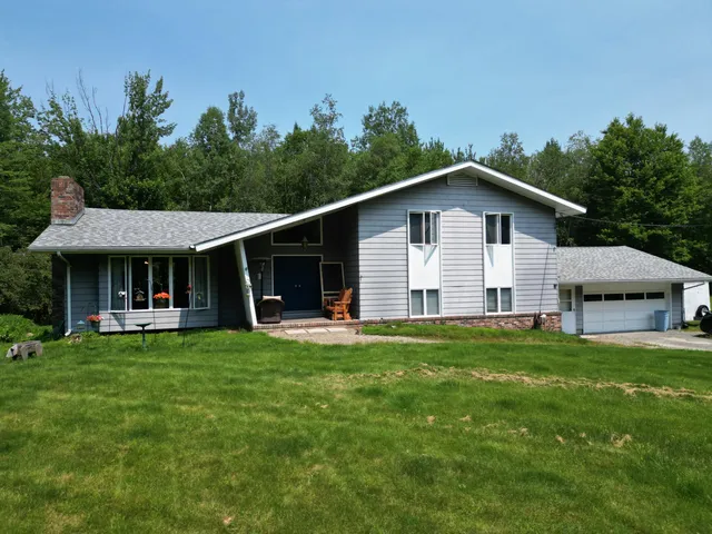 32 Kelley Avenue, Lincoln, ME 04457