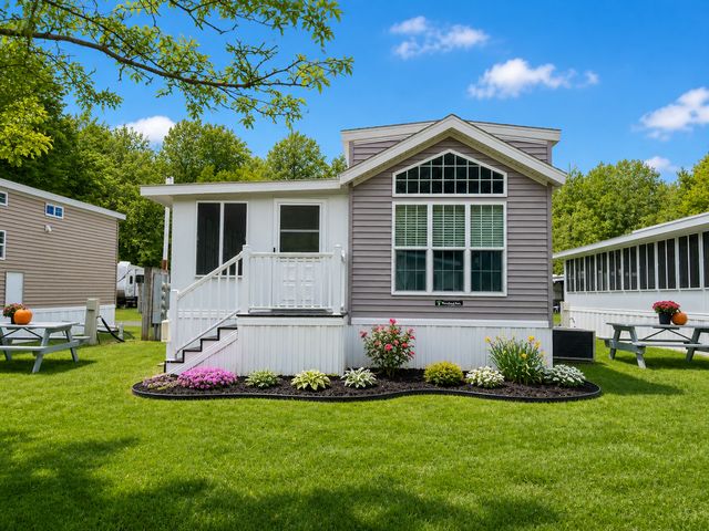 348 Rainbow Shores Rd #T4, Pulaski, NY 13142