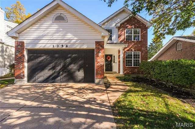 1356 N  Berry Rd, Saint Louis, MO 63122