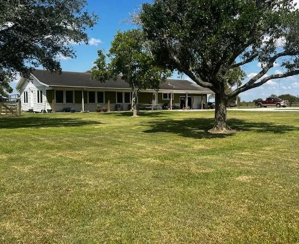 2530 FM 3131, Edna, TX 77957