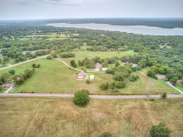 32855 Long Bay Rd, Wagoner, OK 74467