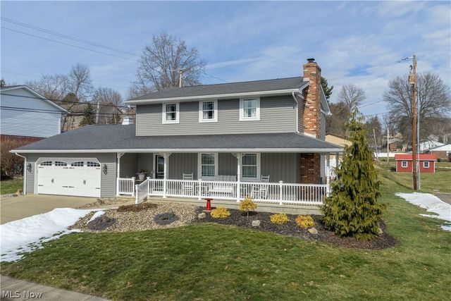 223 Watson Cir NE, New Philadelphia, OH 44663