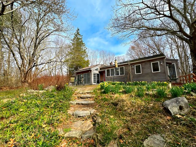 243 Bloomingdale Rd, Waterford, CT 06375