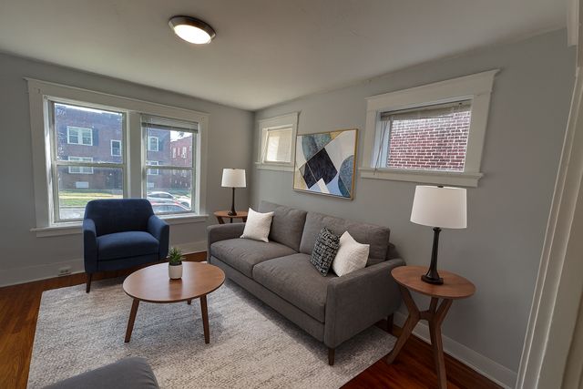 3939 Miami St #1W, Saint Louis, MO 63116