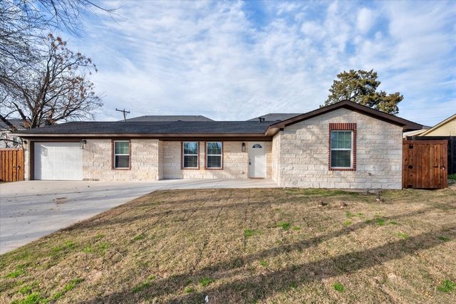 1911 Ruth St, Arlington, TX 76010