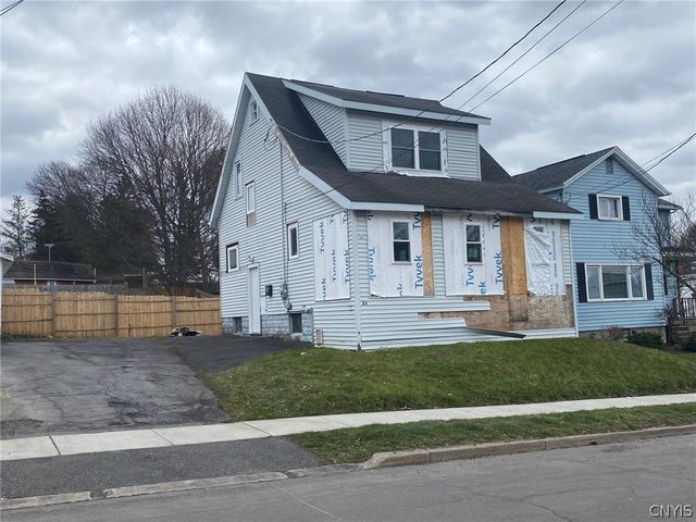 84 N  Lewis St, Auburn, NY 13021