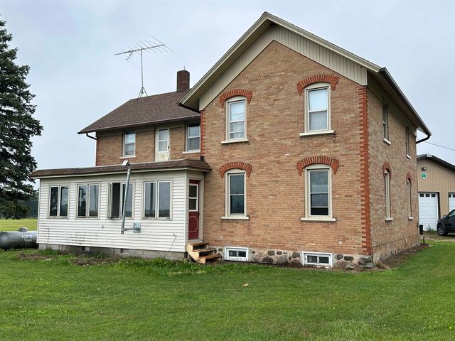 N5759 Division Rd, Cecil, WI 54111